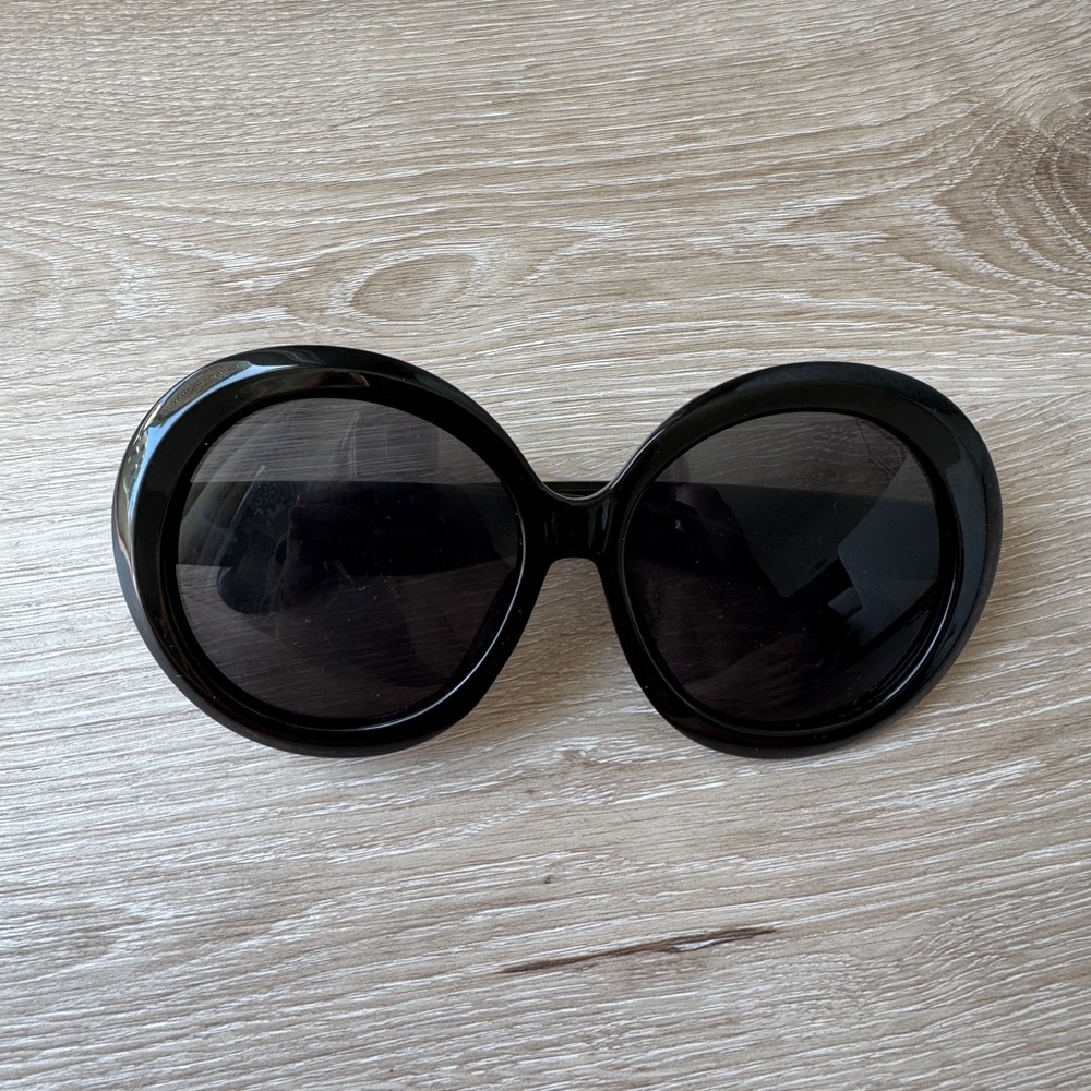 Palm Royale Oversized Sunglasses – 1960s Chic